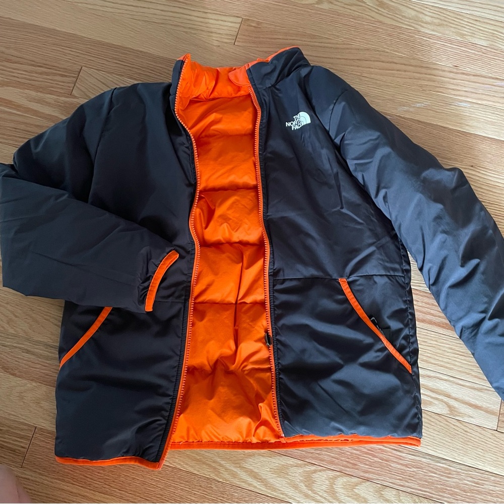 2 in 1 The North Face boys winter coat REVERSIBLE Black and Orange SIZE 14-16